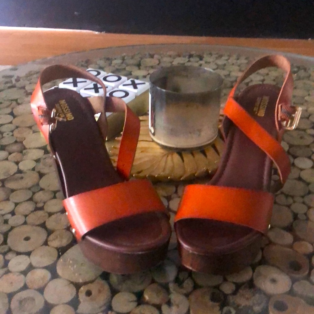 Clogs